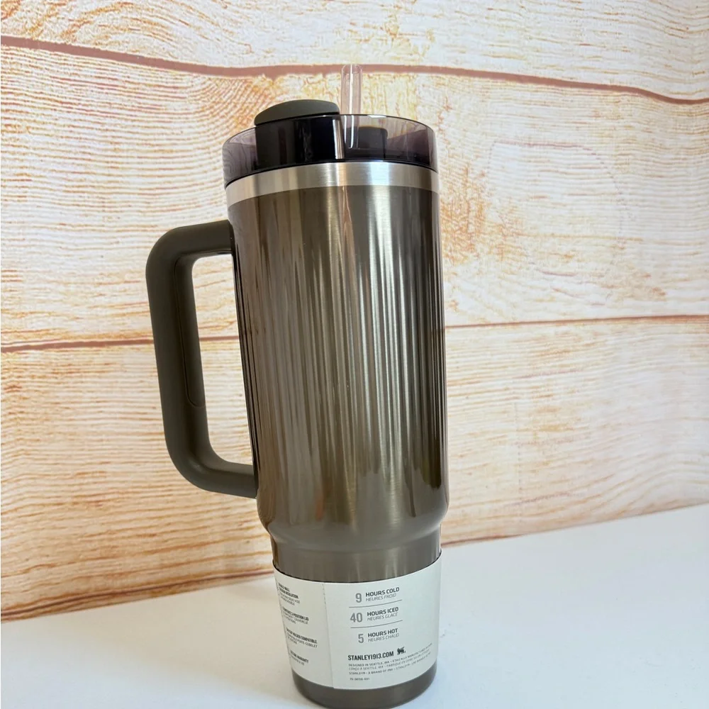 STANLEY 30oz‎ Metallic Adventure Tumbler "Gunmetal Shine" - Picture 8 of 9